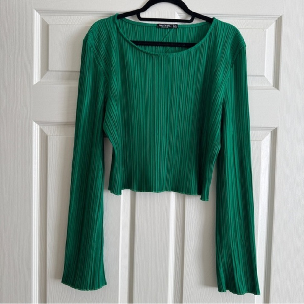 Nasty Gal | Pleated Bright Green Cropped Blouse | Size 14